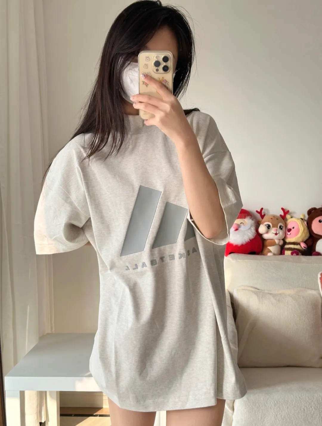 No watermark upper body renderings 𝟬𝟱𝟳𝟰# Exclusive real shots/differences between various stolen pictures and online versions on the market [𝗔𝗱𝗶𝗱𝗮𝘀 𝗕𝗮𝘀𝗸𝗲𝘁𝗕𝗮𝗹𝗹 𝟮𝟰𝗳𝘄Co-branded𝗢𝗦 Minimalist advanced Retro sports round neck short-sleeved 𝗧 shirt】Same Style for men and women! ✅The fabric is made of 260 grams of double yarn smooth cotton, purchased from the original molding board, OS loose version, customized threaded cake collar, weight up to 500 grams. ✅Original mold-making custom silicone thick leather logo, laser cutting, no burrs, imported press machine high temperature and hot and cold double-sided shaping and pressing, not easy to fall off! ✅Customized special process equipment and wiring are consistent with Authentic, different from ordinary currency on the market! ✅Remarks: The quality and process wiring of bulk goods are consistent with the official website Authentic, which is different from the market currency! ! ! 🌈Color: Gray Size: XS S M L XL